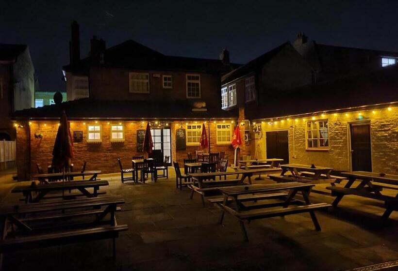 هتل The Gillygate Bar And Rooms