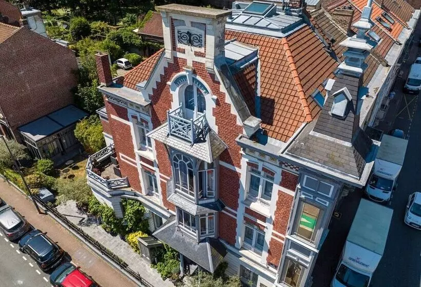 Hotelli Le Chat Qui Dort   Villa Gounod