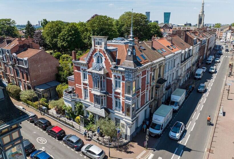 هتل Le Chat Qui Dort Villa Gounod