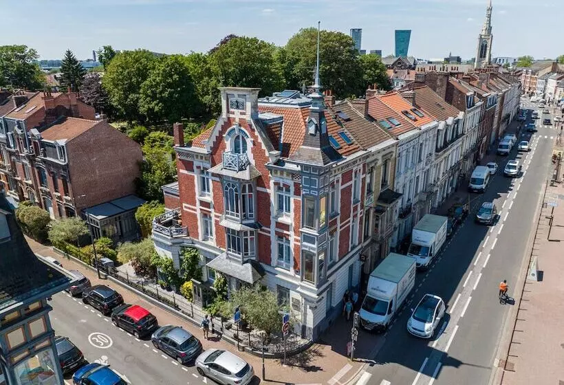 Hotelli Le Chat Qui Dort   Villa Gounod