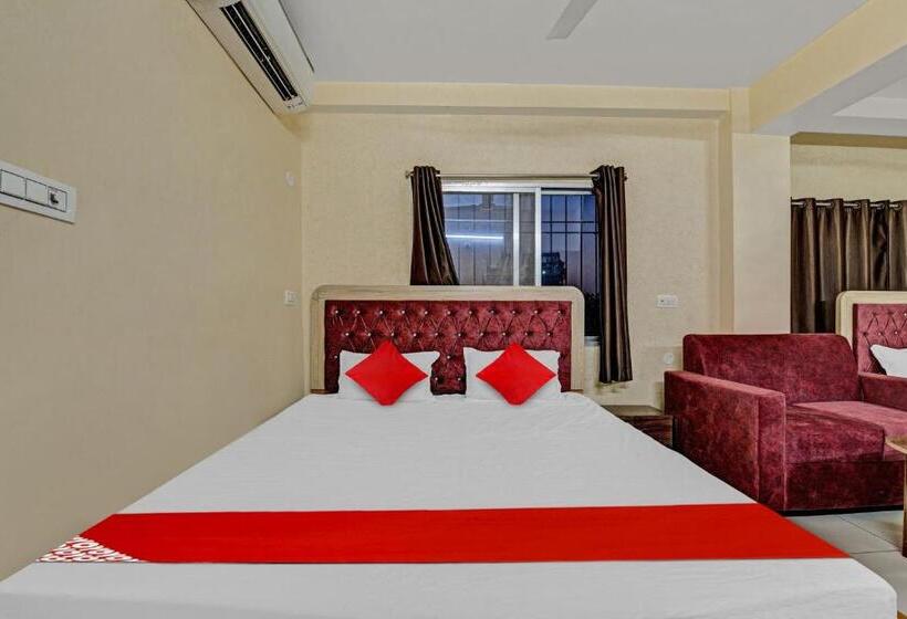 בית מלון כפרי Oyo Flagship 81208 Jagarnath Palace