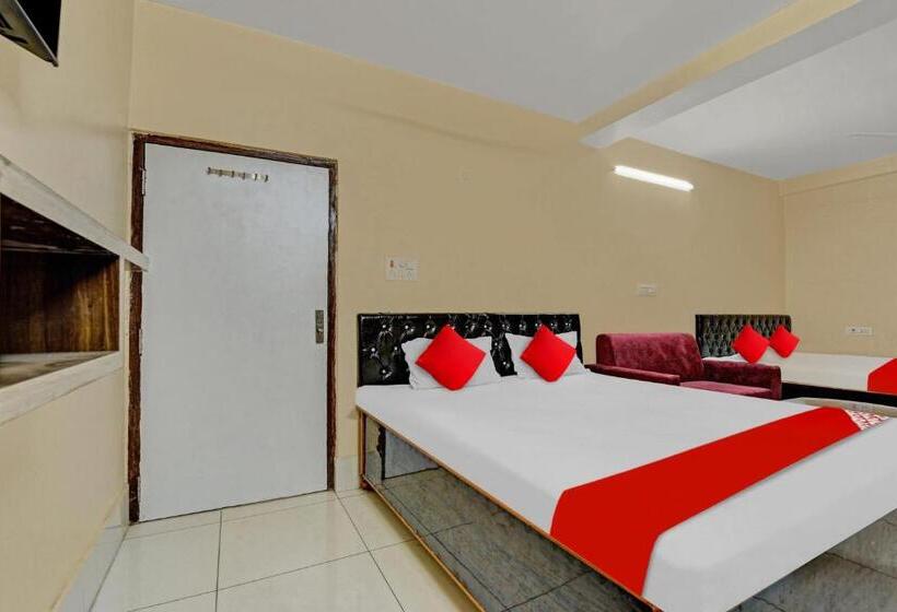 בית מלון כפרי Oyo Flagship 81208 Jagarnath Palace