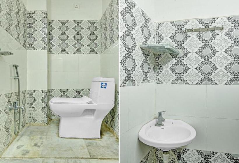 בית מלון כפרי Oyo Flagship 81208 Jagarnath Palace