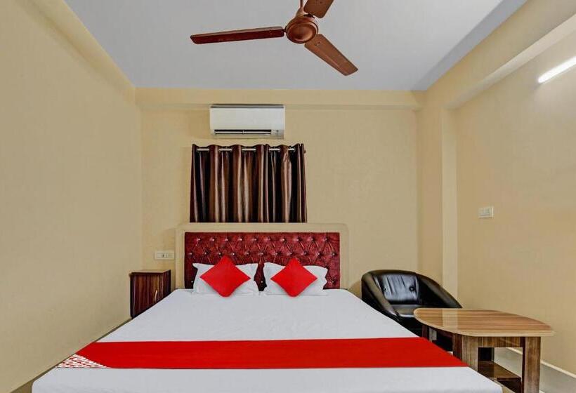 בית מלון כפרי Oyo Flagship 81208 Jagarnath Palace