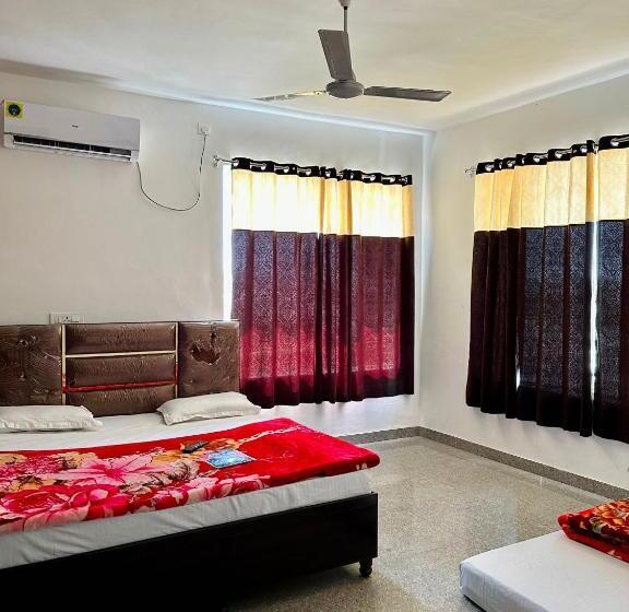 Hotel Oyo 81207 Elginn Blu  And Restaurant