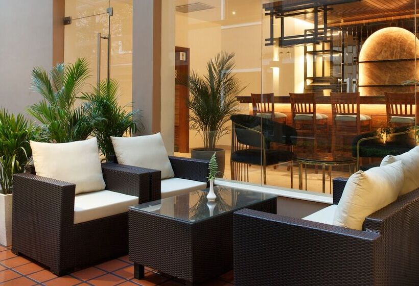 هتل Thrive, A Tropical Courtyard