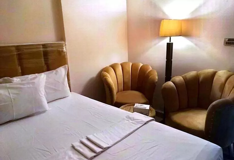 پانسیون Frank In Guest House