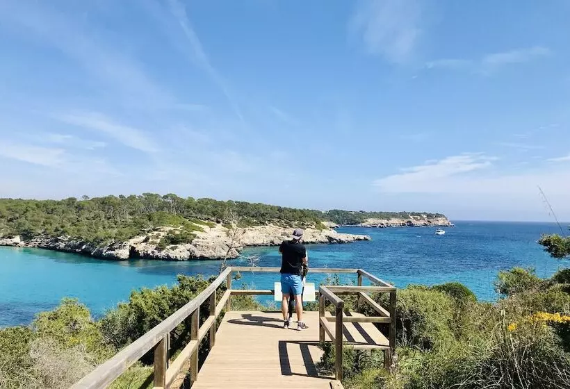 Majatalo Hostal Cala Llombards