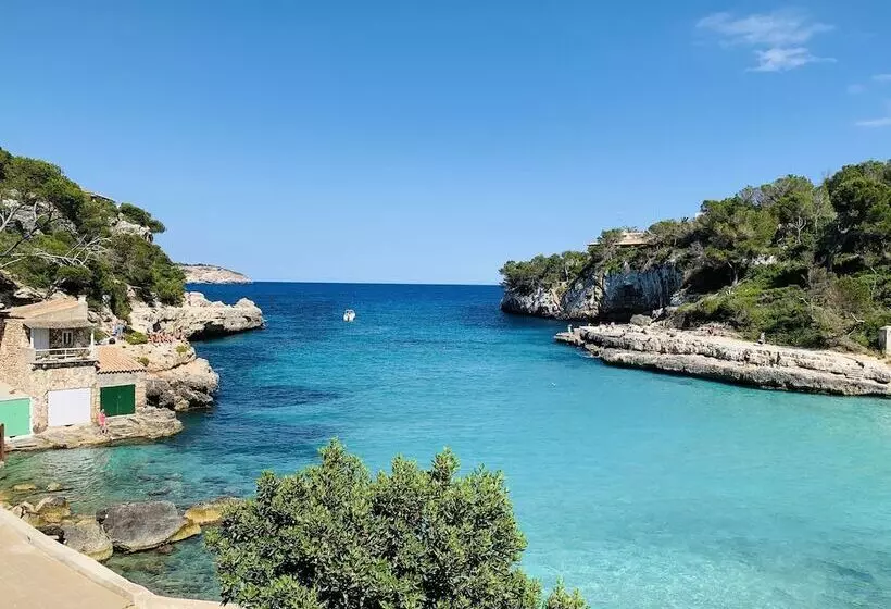 Majatalo Hostal Cala Llombards