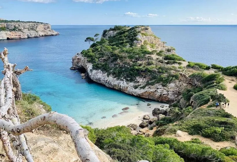 Majatalo Hostal Cala Llombards