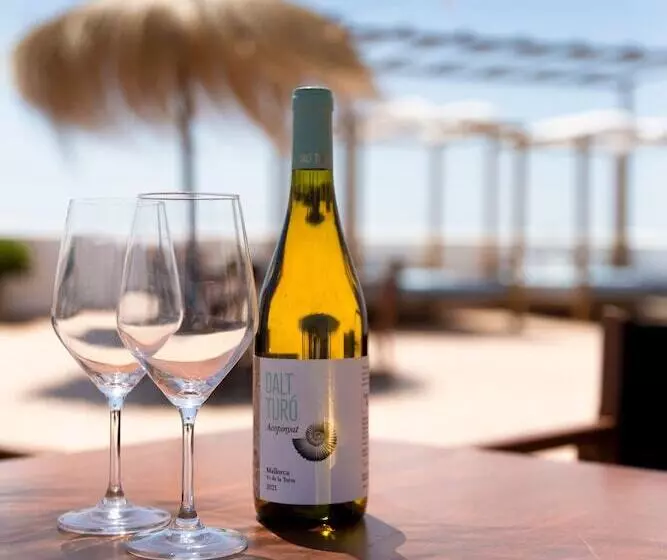 Majatalo Hostal Cala Llombards