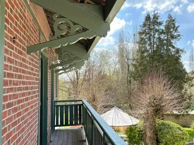 ベッドアンドブレックファースト La Demeure