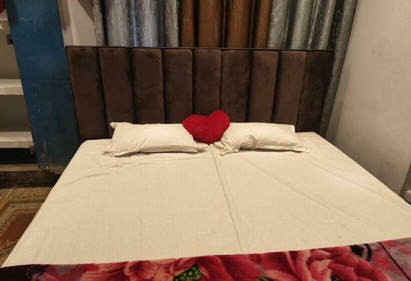 호텔 Grand Petals By Wb Inn