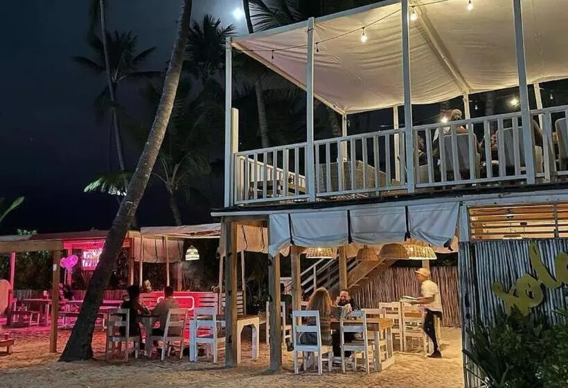 هتل Los Corales Villas And Suites   Beach Club, Spa, Restaurants