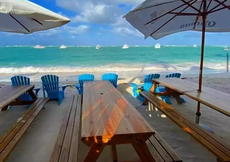 هتل Los Corales Villas And Suites   Beach Club, Spa, Restaurants