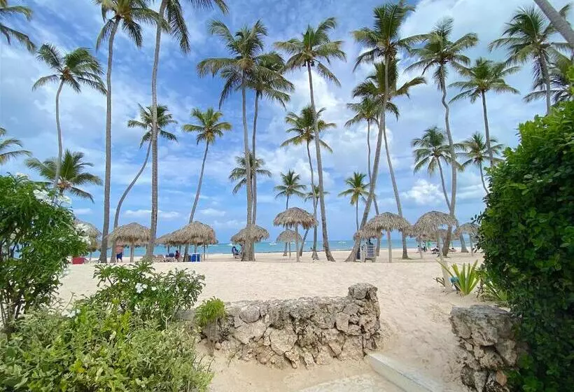 هتل Los Corales Villas And Suites   Beach Club, Spa, Restaurants