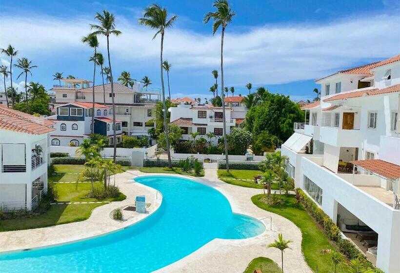 Hotel Los Corales Villas And Suites Beach Club, Spa, Restaurants