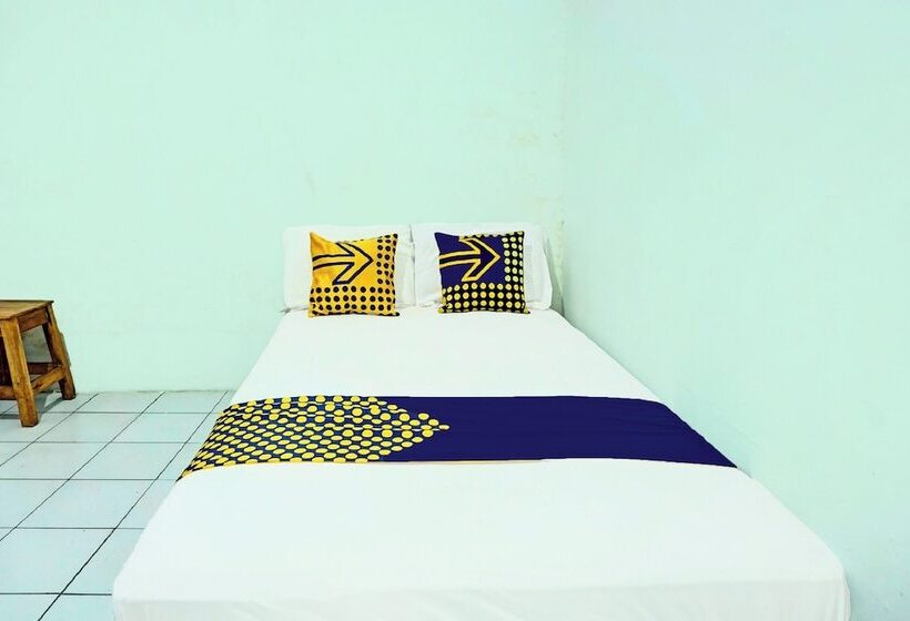 Szálloda Spot On 92395 Namimart Syariah 3