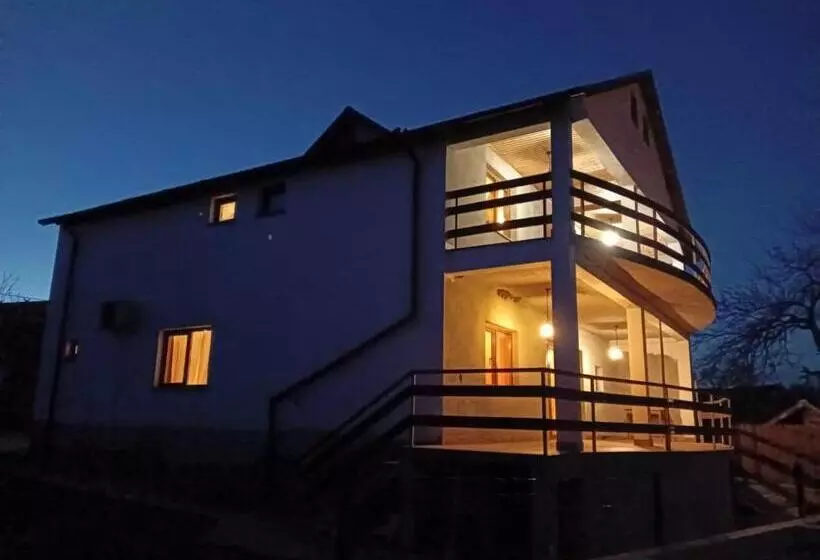 Majatalo Casa Rasaritul Soarelui Sarichioi