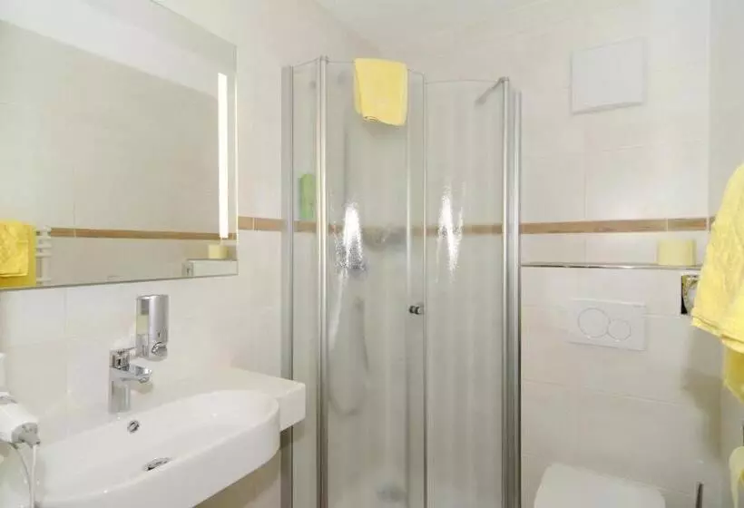 Hotelli Gästehaus Stefanie