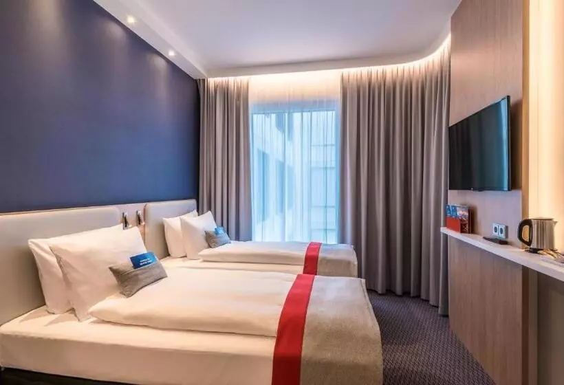 ホテル Holiday Inn Express Munich City West, An Ihg