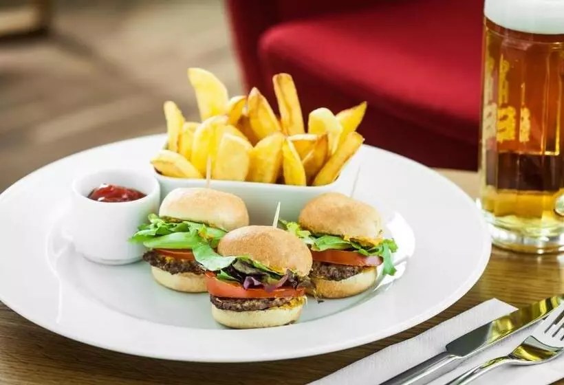 ホテル Holiday Inn Express Munich City West, An Ihg