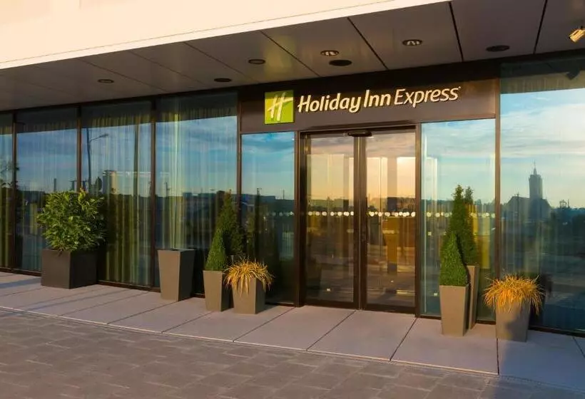 ホテル Holiday Inn Express Munich City West, An Ihg