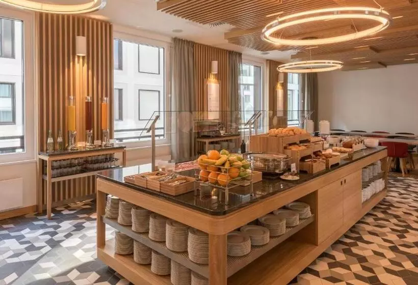 ホテル Holiday Inn Express Munich City West, An Ihg
