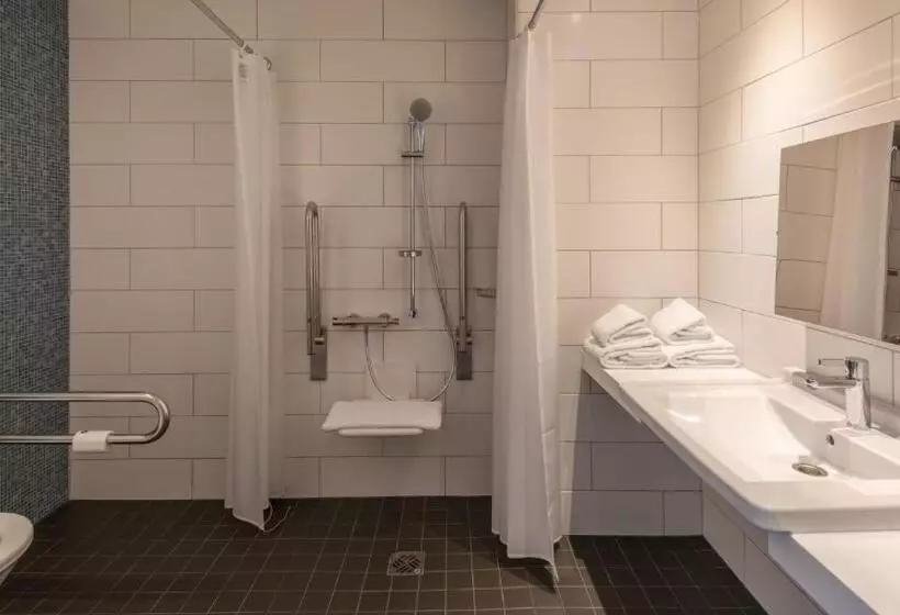 ホテル Holiday Inn Express Munich City West, An Ihg