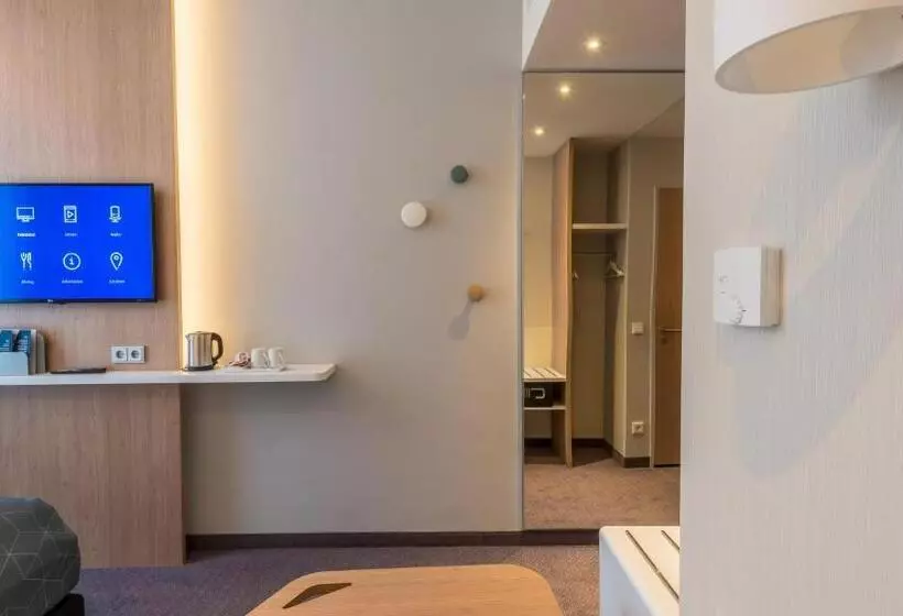 ホテル Holiday Inn Express Munich City West, An Ihg