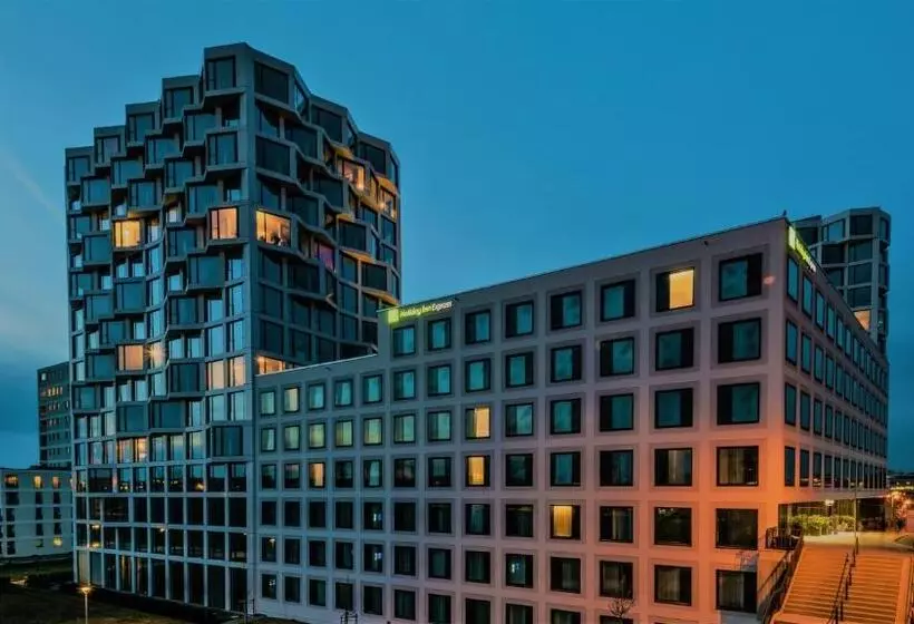 ホテル Holiday Inn Express Munich City West, An Ihg