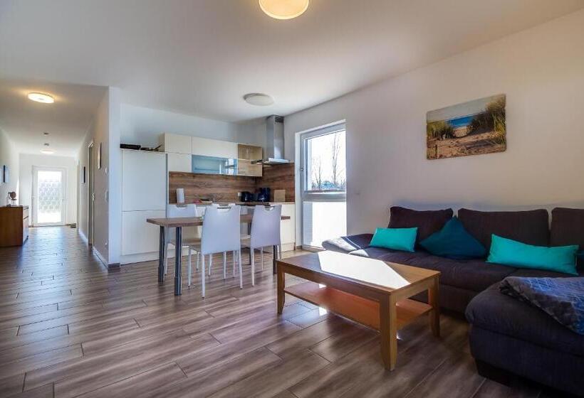 ホテル Lagovida Das Ferienresort Am Störmthaler See