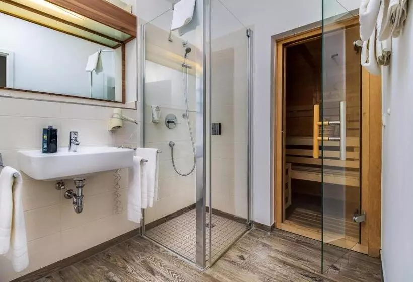 ホテル Lagovida Das Ferienresort Am Störmthaler See