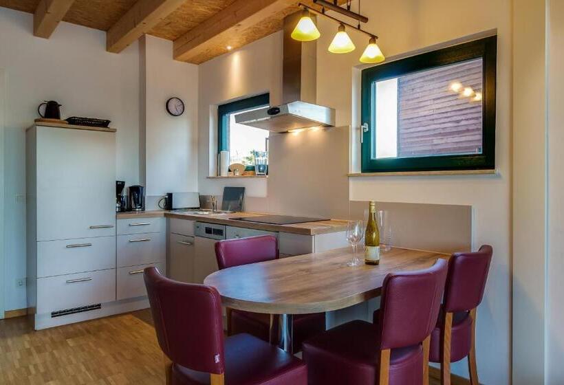 ホテル Lagovida Das Ferienresort Am Störmthaler See