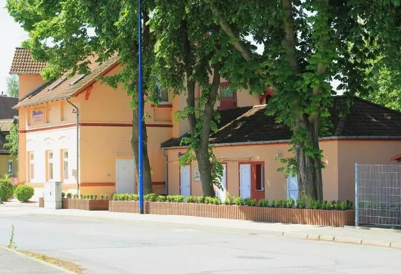 هتل Pension Am Ostbahnhof