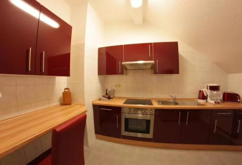 هتل Pension Am Ostbahnhof