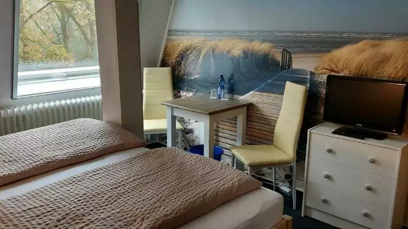هتل Pension  Das Kleine Landhaus