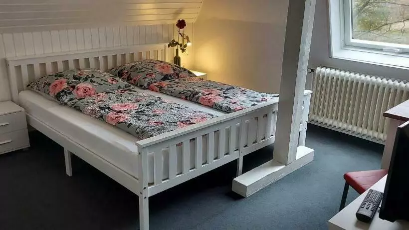 هتل Pension  Das Kleine Landhaus
