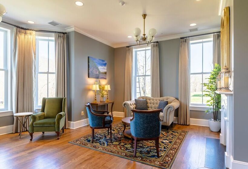 호스텔 The Inn At Foster Falls