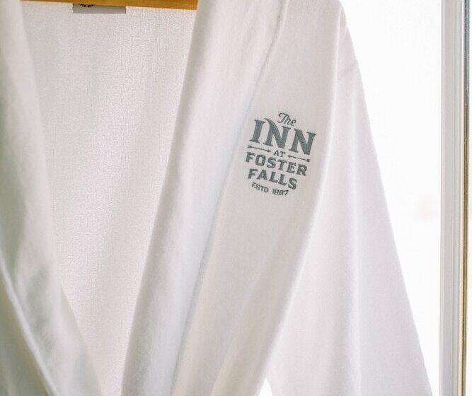 호스텔 The Inn At Foster Falls