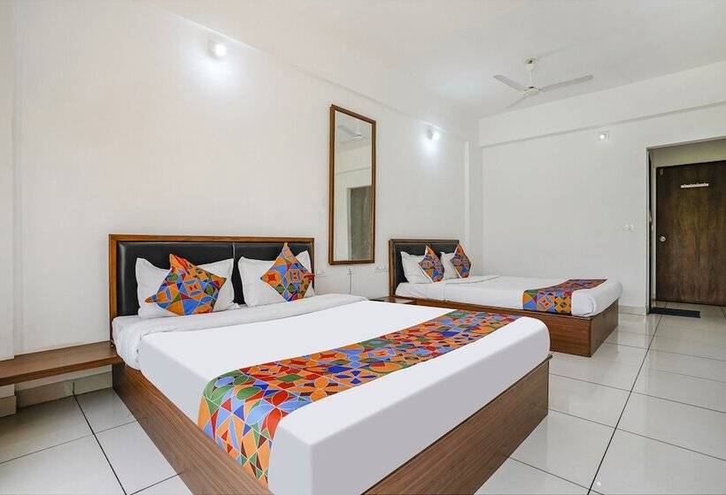 ホテル Fabexpress Royal Inn