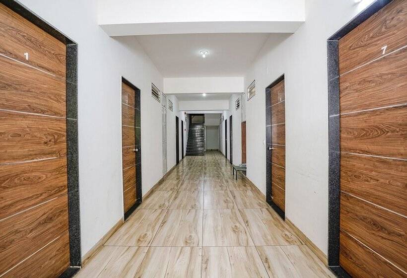 ホテル Fabexpress Royal Inn