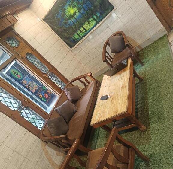 هتل Narayana Guest House