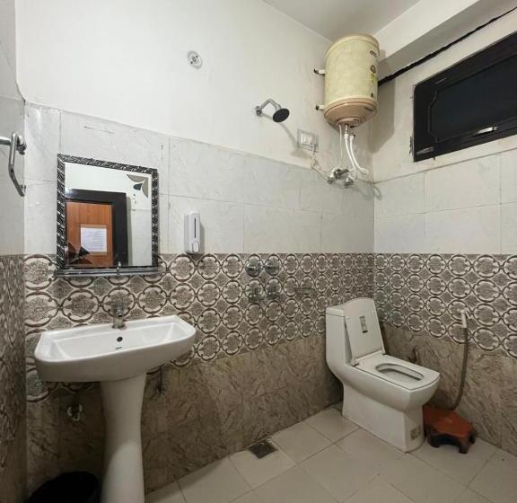 هتل Narayana Guest House