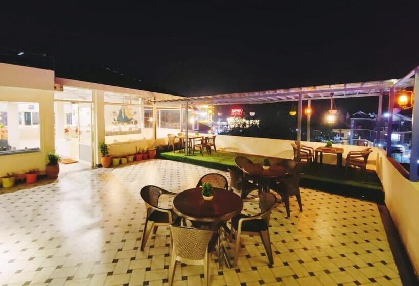 هتل Narayana Guest House