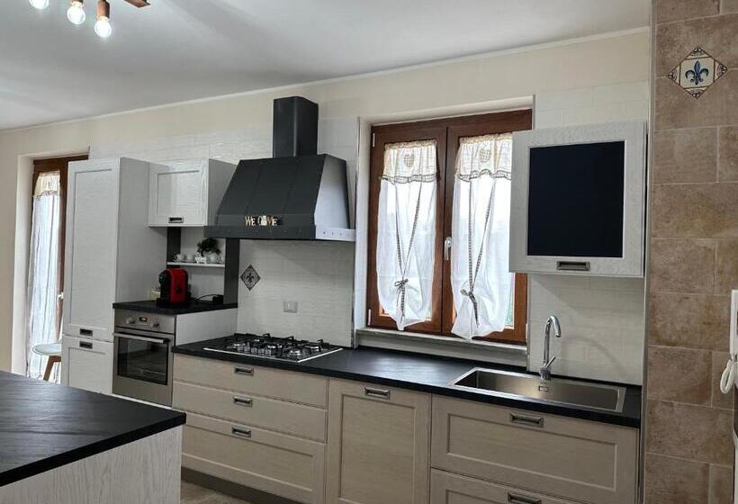 بنسيون Villa Tuscia Apartments