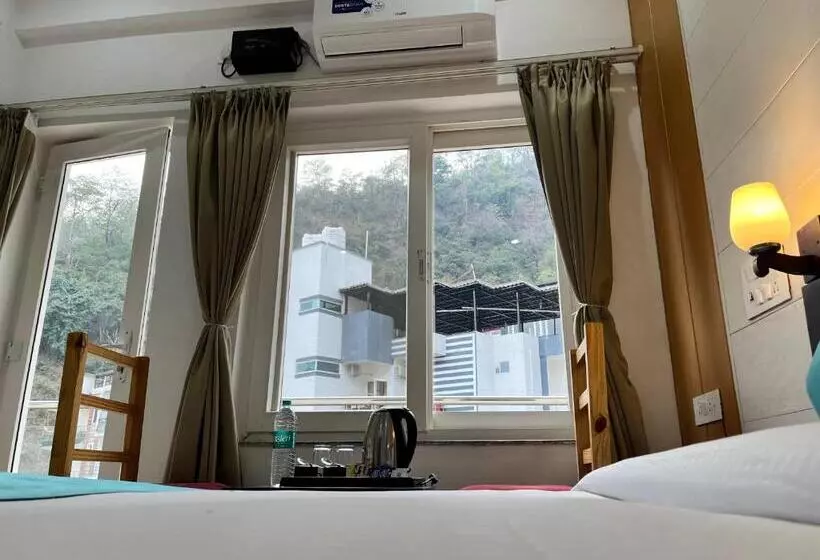 هتل The Yachis Rishikesh
