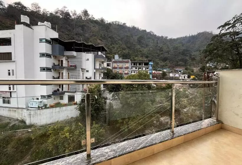 هتل The Yachis Rishikesh