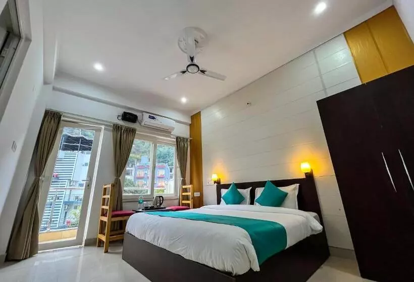 هتل The Yachis Rishikesh