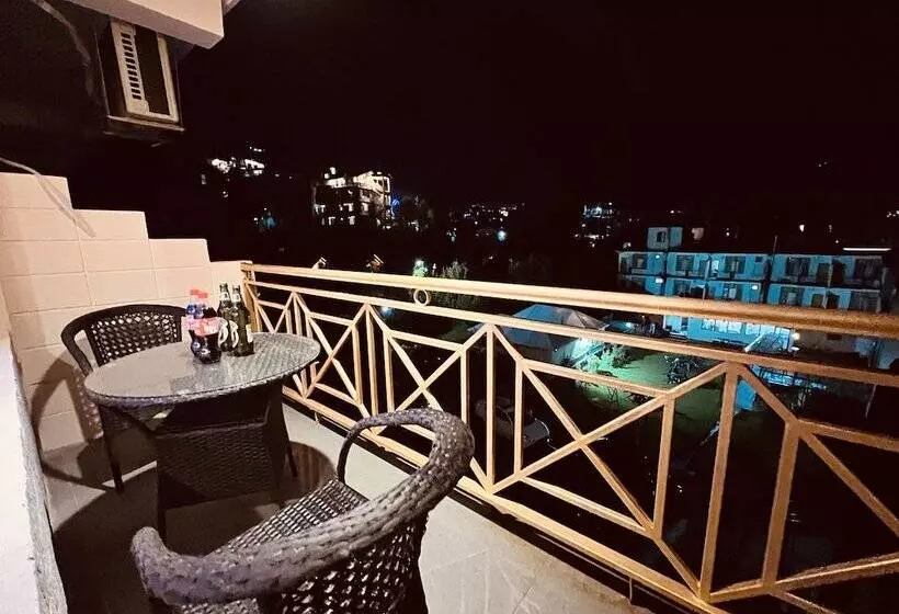 Hill River Resort By West Western